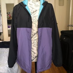 Sporty windbreaker light jacket